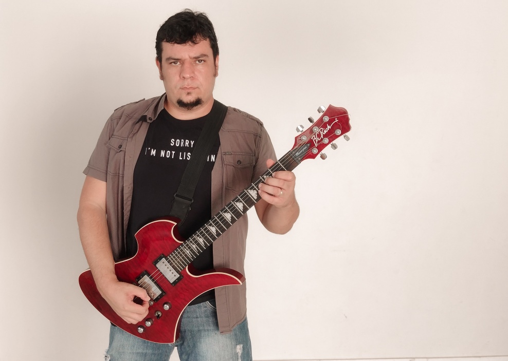 Beto Lani prepara novo single “Untitled” e encabeça a terceira edição do Kaotic Fest no Caverna Rock Pub