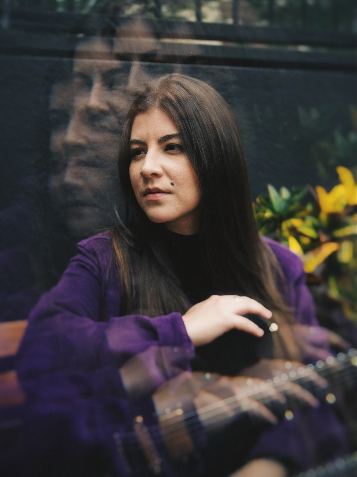 Jéssica Falchi: influência progressiva guia a solar ‘Sunflare’, o 2º single