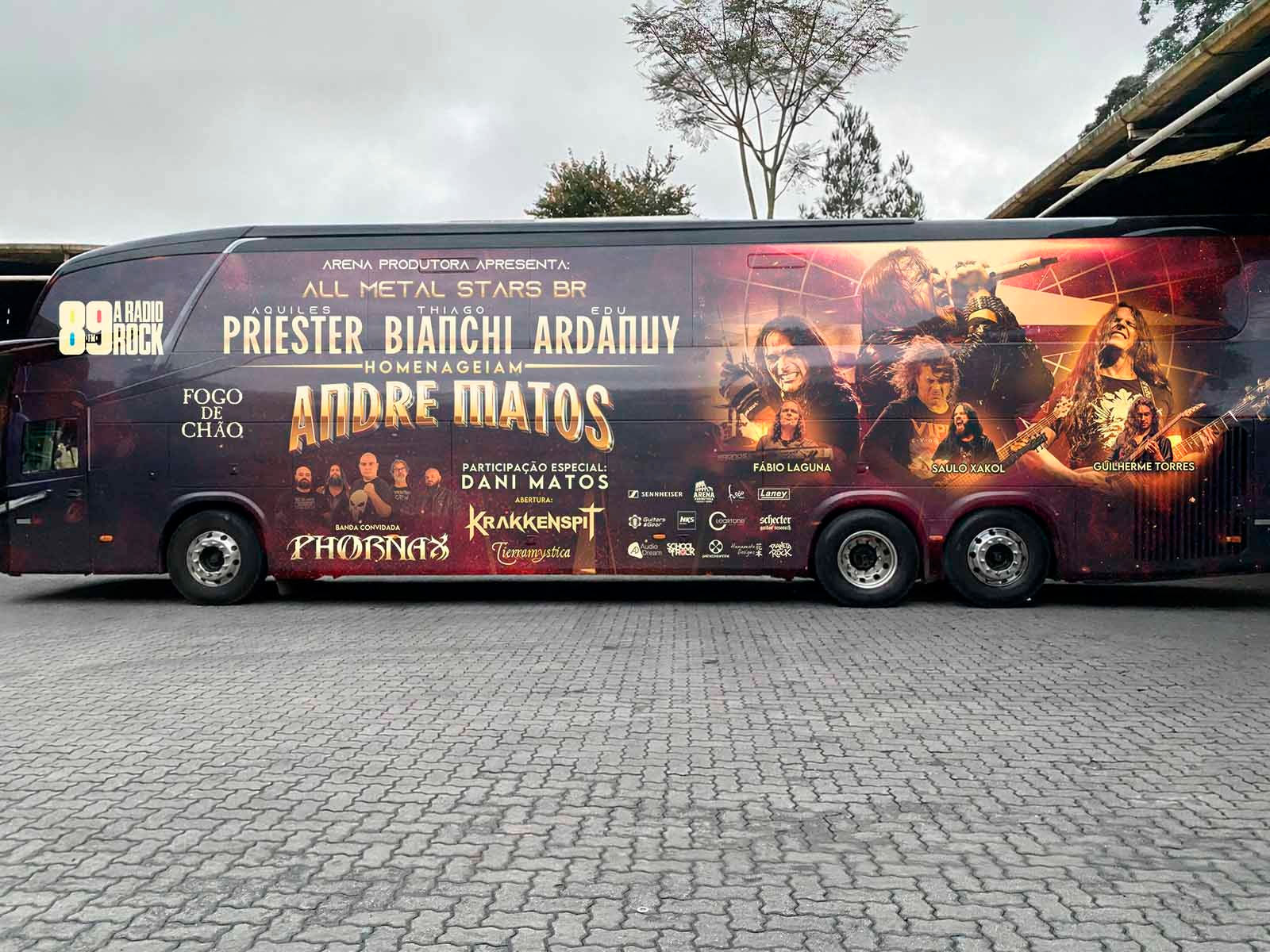 All Metal Stars BR apresenta ônibus que será utilizado na turnê em homenagem a Andre Matos