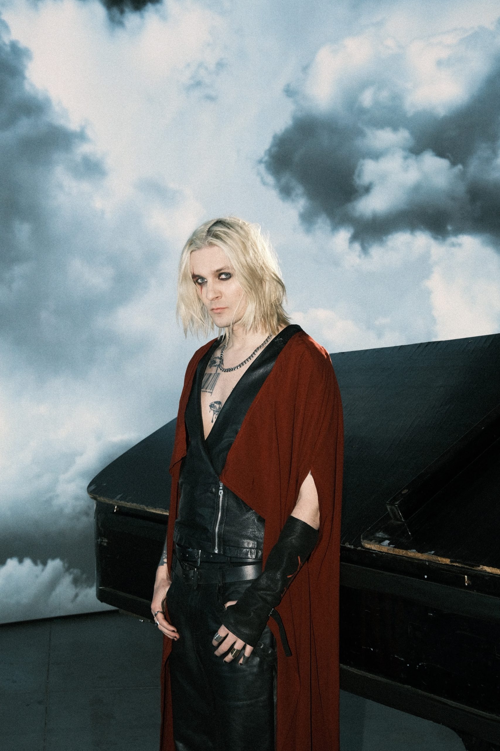 Hokka anuncia álbum de estreia “Via Miseria IV” e lança terceiro single “Heart Said No”