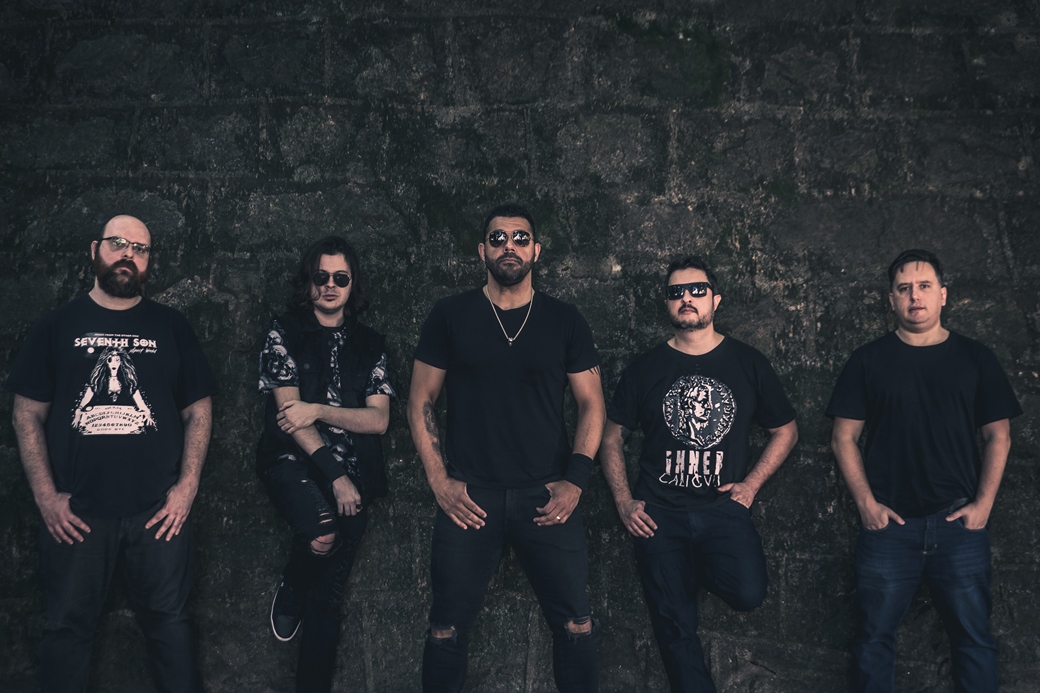 Inner Caligula divulga informações sobre o debut “Back from Extinction”