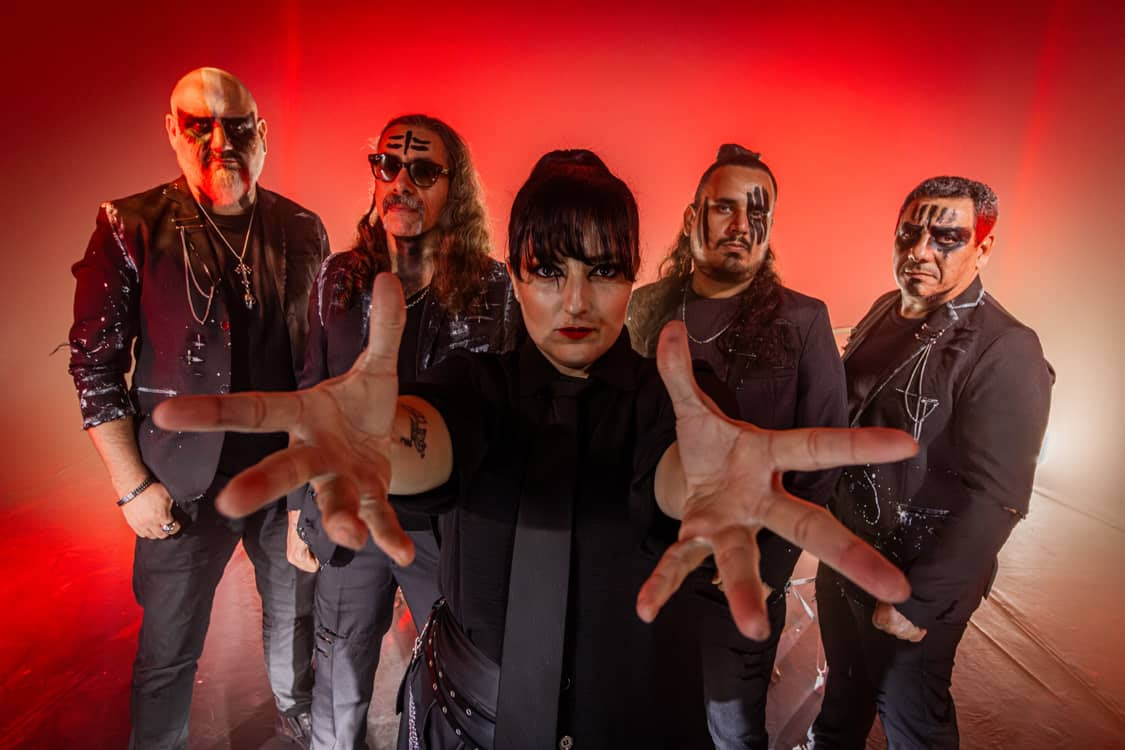 Revengin mostra sua força sinfônica ao vivo no programa Kiss Club da Rádio Kiss FM